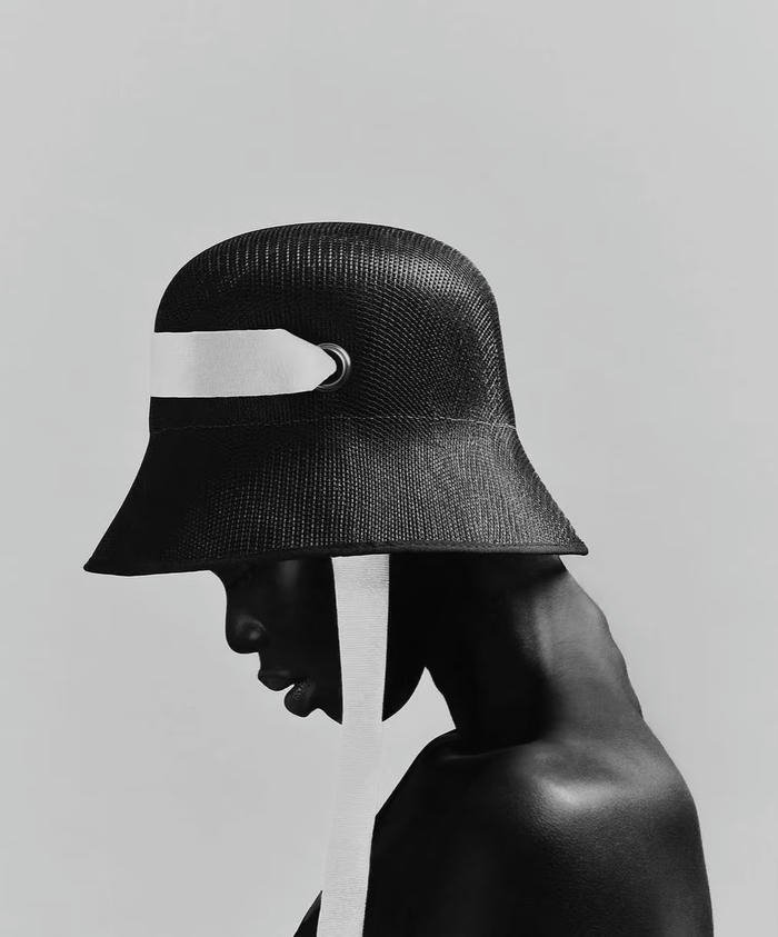 avatar nghệ thuật tối màu độc lạ