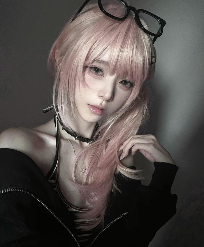 cô gái tóc hồng rất hợp avatar