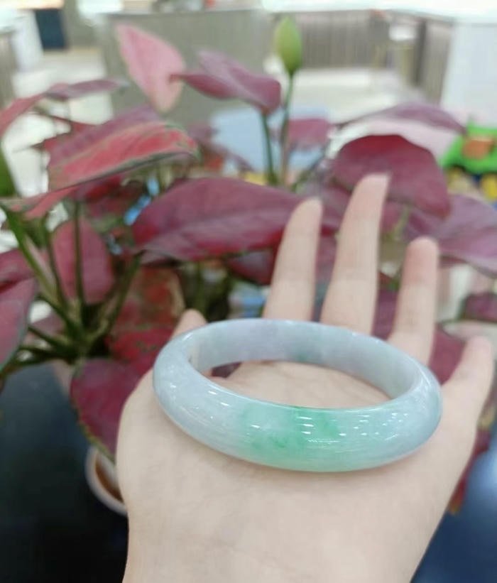 đá lục bảo hỗ trợ tinh thần