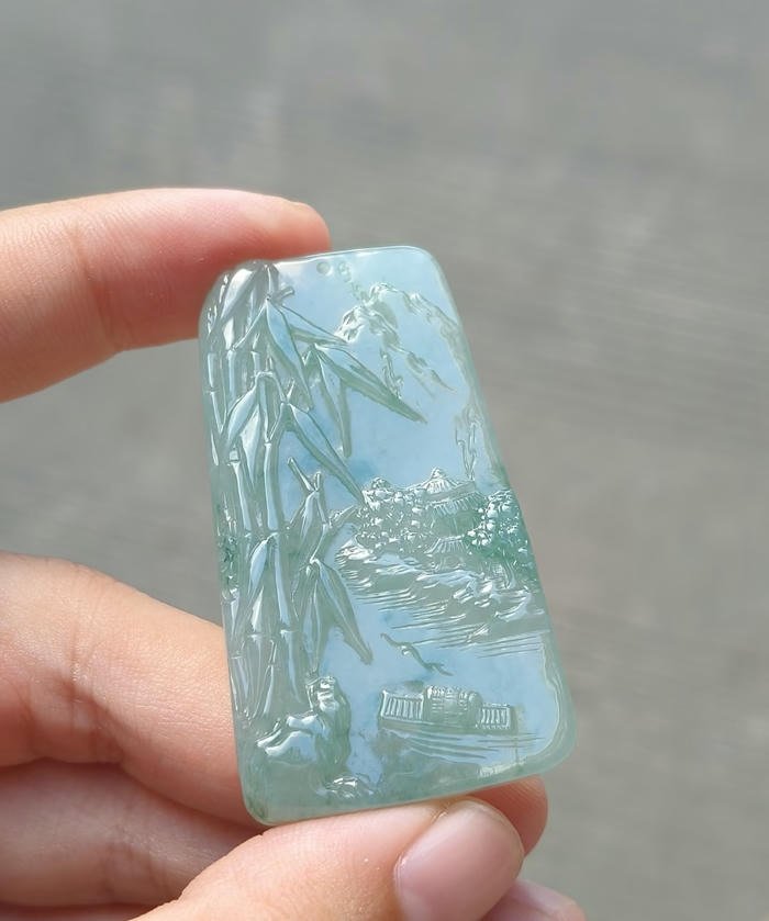 đá lục bảo tượng trưng tài vận