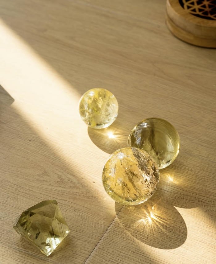 đá năng lượng phong thuỷ thu năng lượng