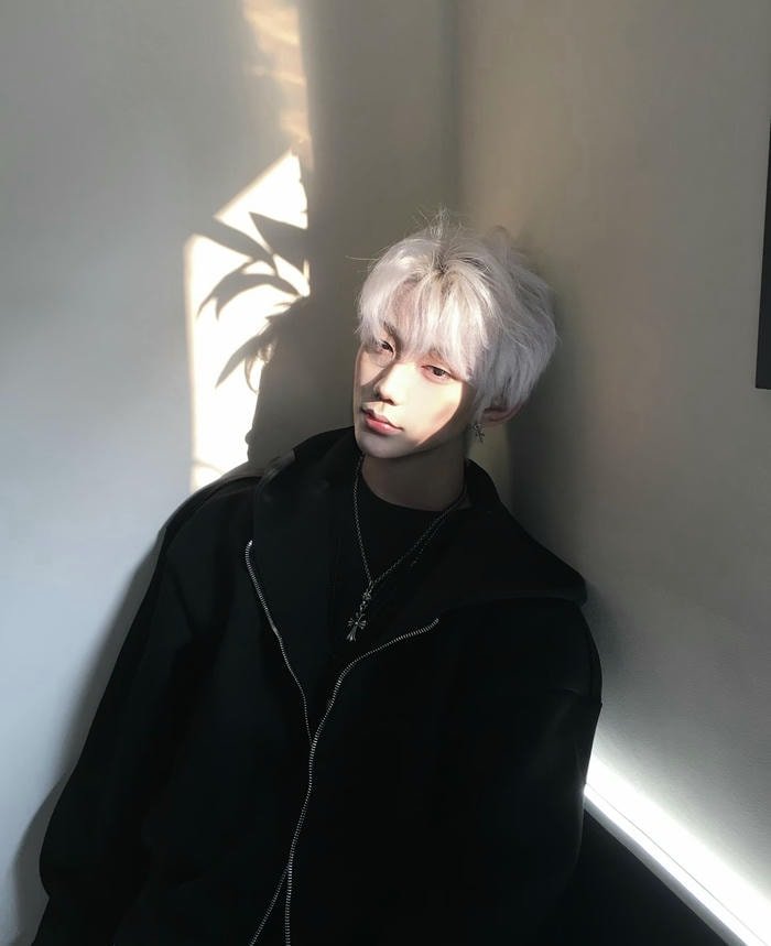 độ cuốn hút mạnh avatar nam tóc trắng