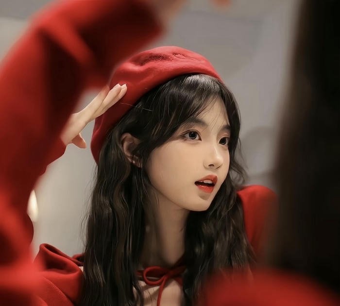 hình avatar đỏ đẹp đơn giản tinh tế