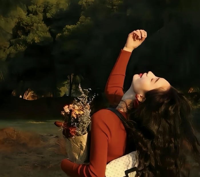 hình avatar đỏ siêu đẹp tinh tế