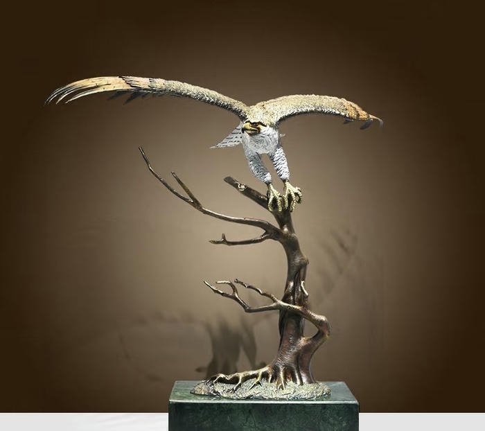 hình đại bàng mạnh mẽ phong thủy