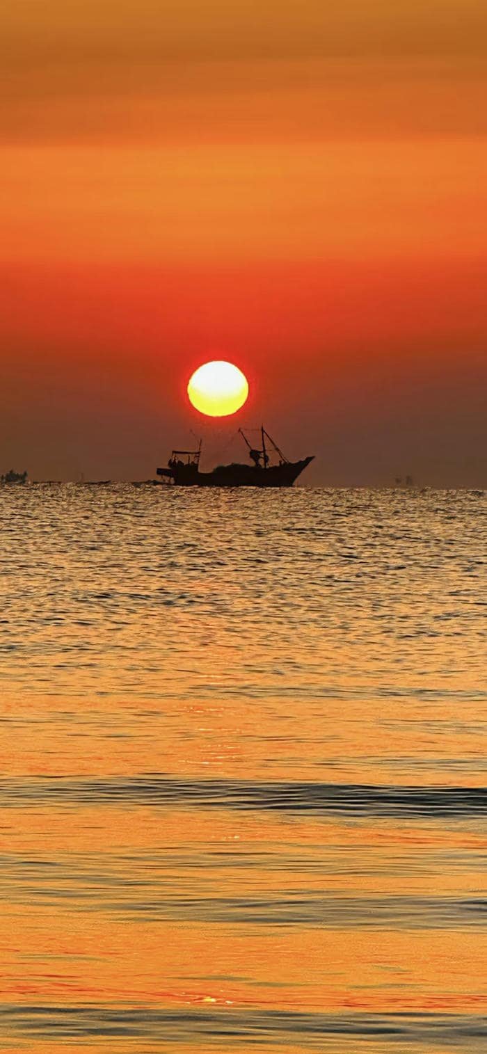 hình nền mặt trời mọc trời đỏ nhẹ