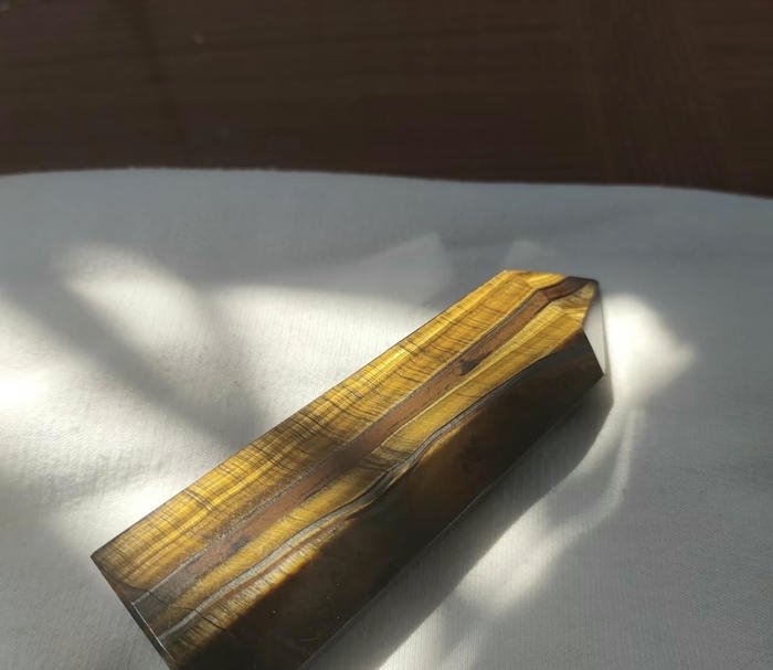 hình phong thuỷ đá mắt hổ vượng tài