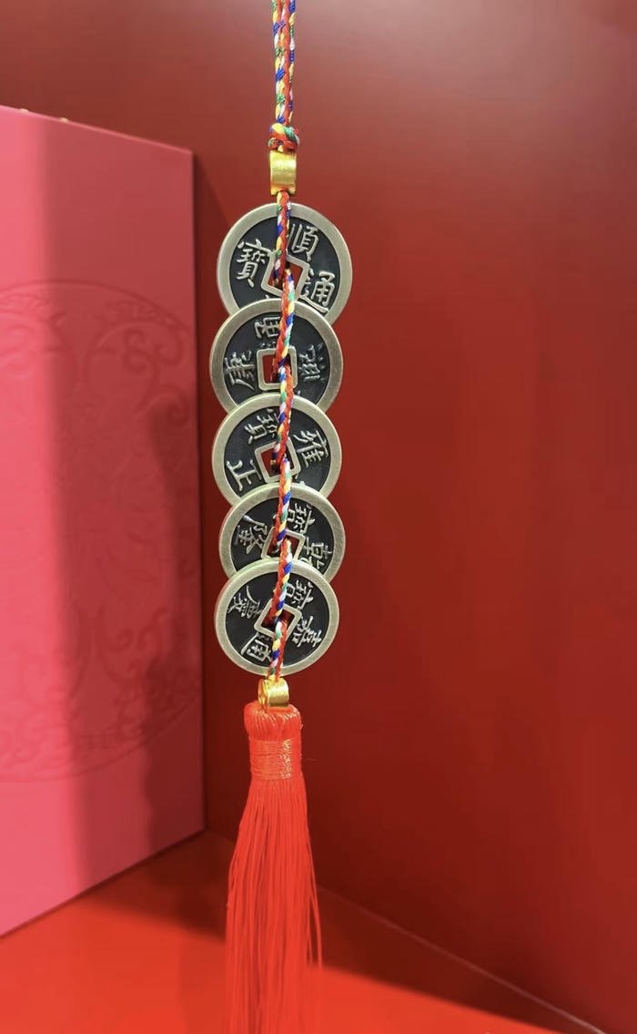 hình phong thuỷ dây treo may mắn hút tài