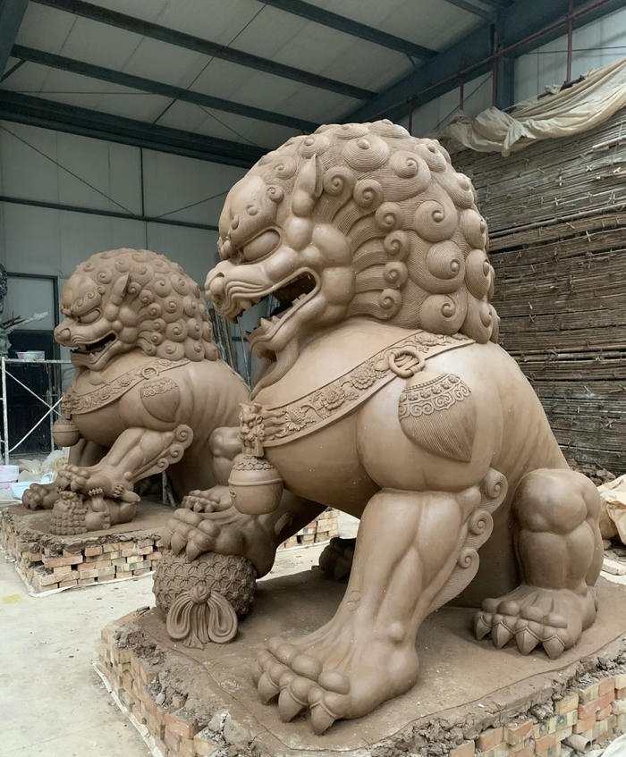 hình sư tử giữ bình an