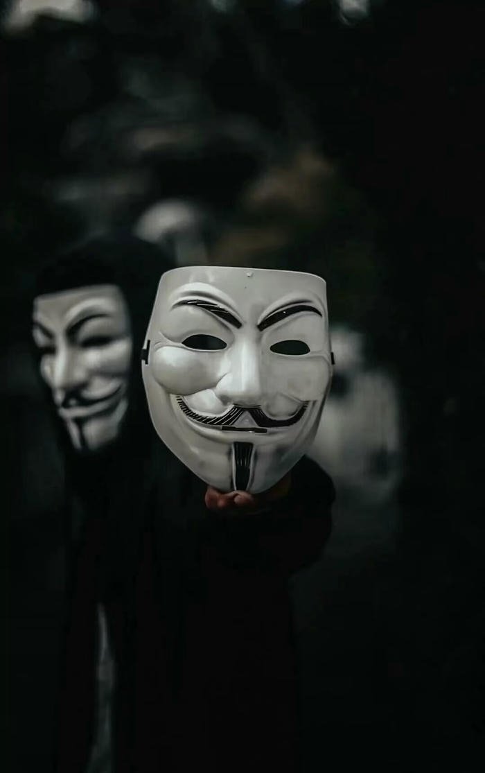 khung cảnh hacker mặt nạ