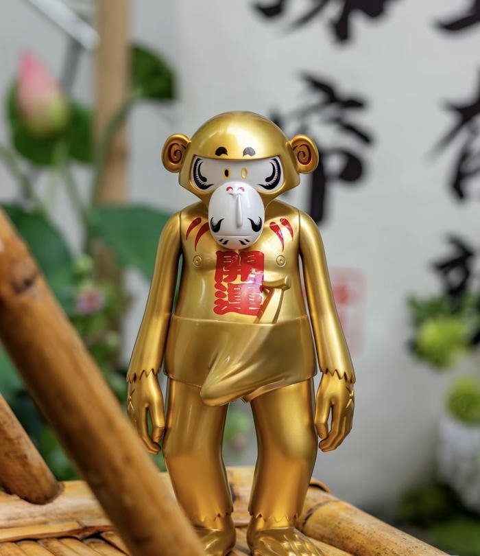 linh vật vàng truyền năng lượng tích cực