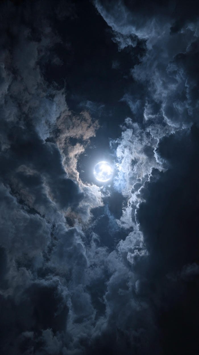 mặt trăng huyền diệu