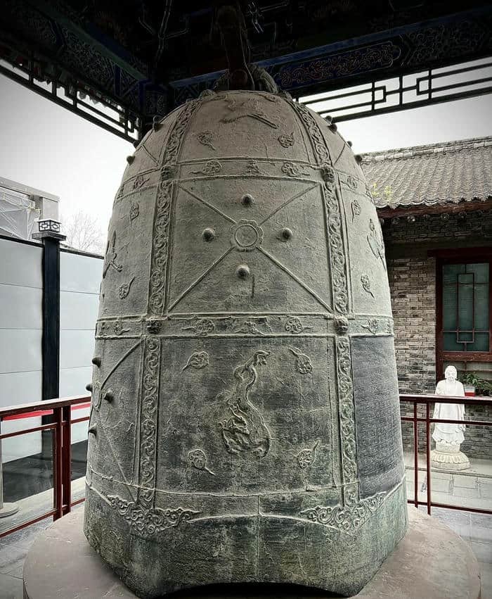 phong thuỷ hút lộc chuông đồng cổ