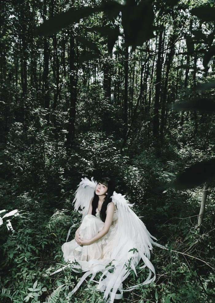 thiên thần ánh sáng đẹp trong trẻo