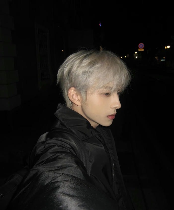 tóc trắng cá tính avatar nam tóc trắng